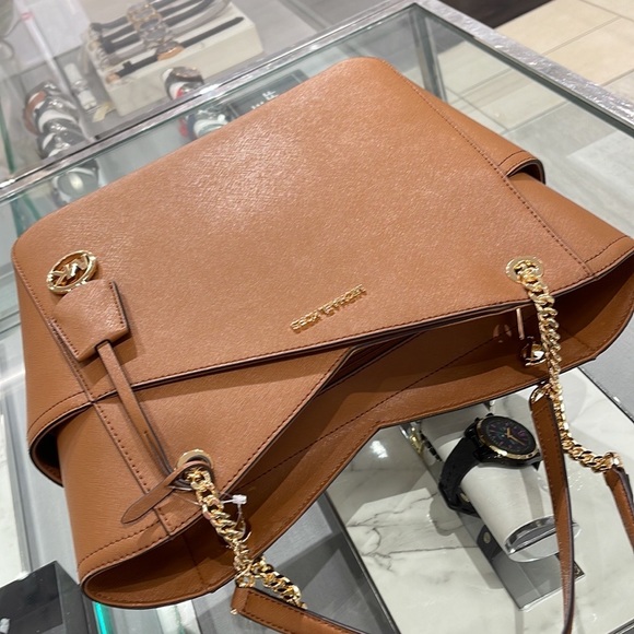 Michael Kors Jet Set Travel Large Chained Tote Shoulder Bag MK Luggage 
NWT - Picture 10 of 16